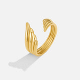 Anel Envolvente Dourado com Asa de Anjo