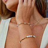 Pulseira Callie em Camadas com Pérolas