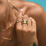 Anel Banda Trevo de Cristal em Ouro