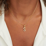 Colar Charm Pérola com Letra