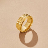 Anel Grosso Dourado Rene