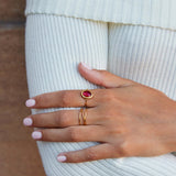 Anel Dourado de Cristal Rubi