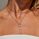 Colar Valerie em Camadas com Pendente Branco